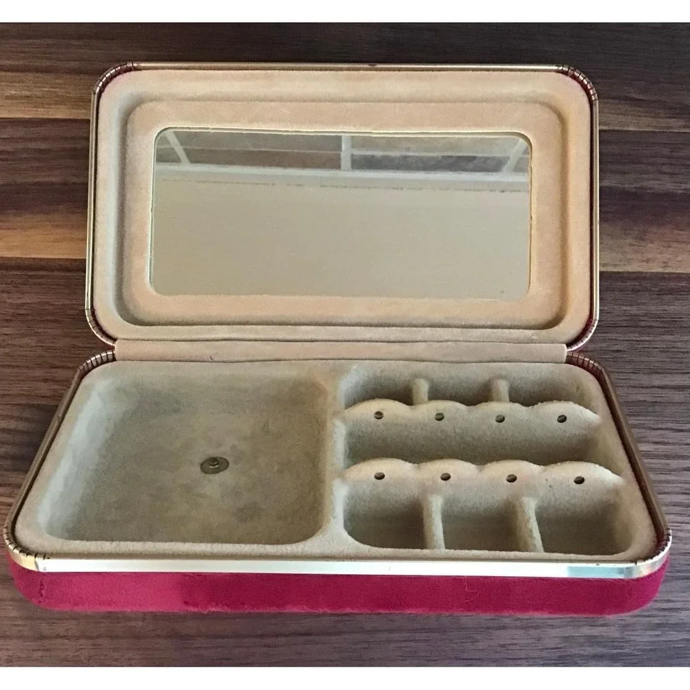 VTG Red Velvet Clamshell Jewelry Travel Case Gold Compact Mirror Retro 70's Box